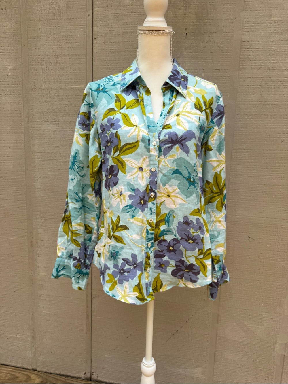 Tommy Bahama Linen Light Blue Tropical Floral Button-Down Blouse